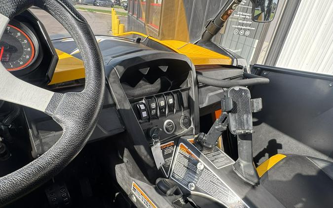 2014 Can-Am Maverick X xc DPS 1000R CA