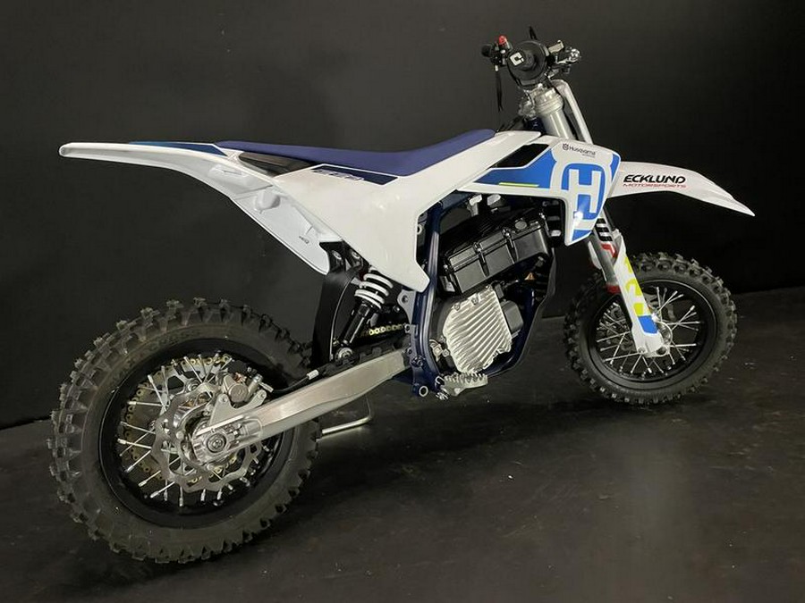 2024 Husqvarna® EE 3