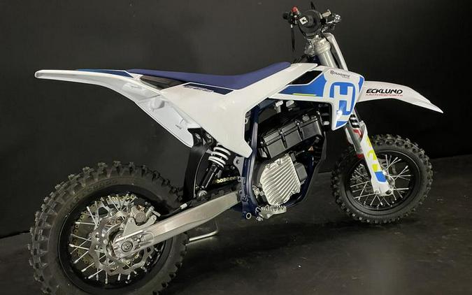 2024 Husqvarna® EE 3