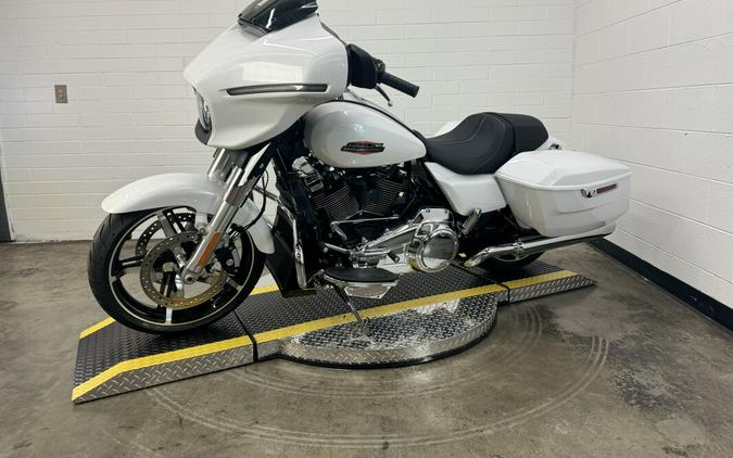 2024 Harley-Davidson Street Glide® WHITE ONYX PRL