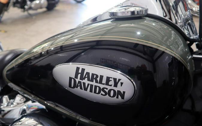 2021 Harley-Davidson® FLHC - Heritage Classic