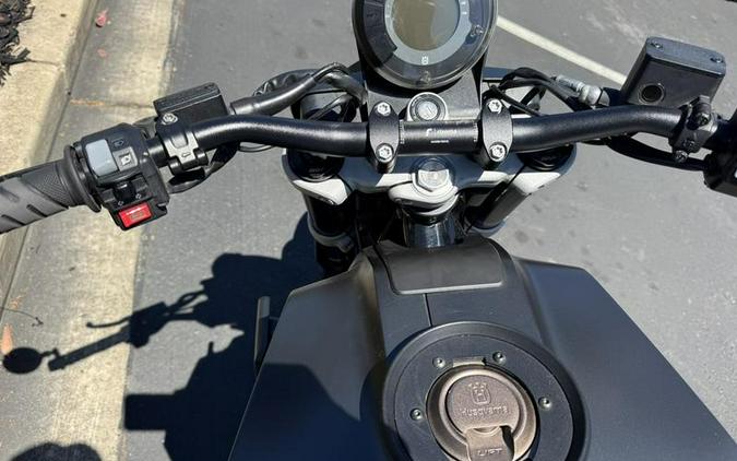 2019 Husqvarna® Svartpilen 701