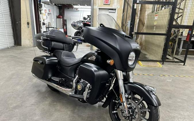 2020 Indian Motorcycle® Roadmaster® Dark Horse® Thunder Black Smoke