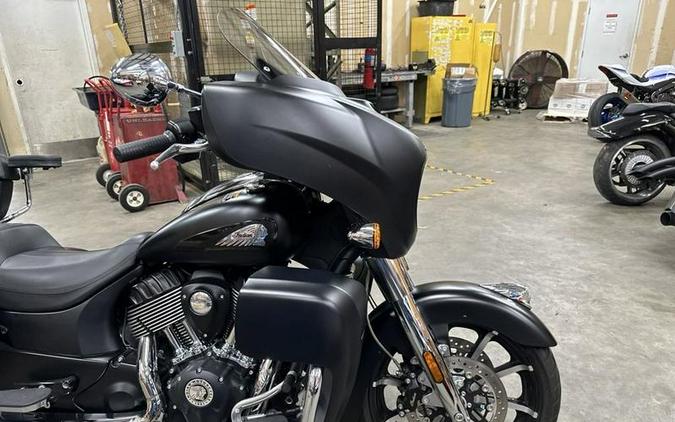 2020 Indian Motorcycle® Roadmaster® Dark Horse® Thunder Black Smoke