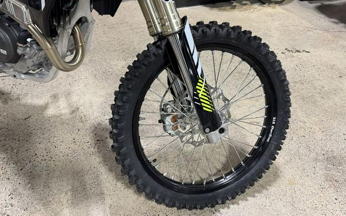 2025 Triumph TF 250-X Jet Black/Pure White