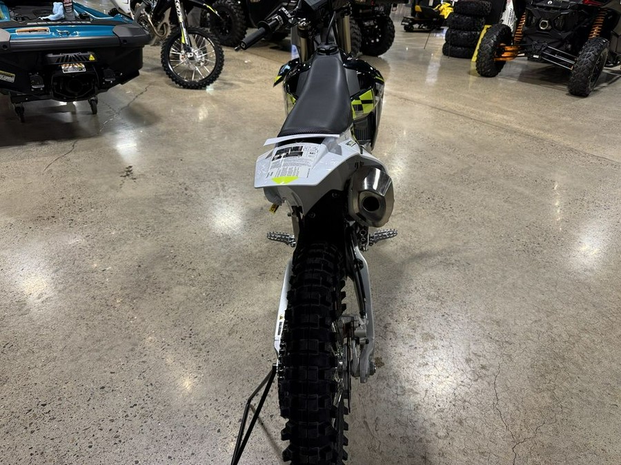 2025 Triumph TF 250-X Jet Black/Pure White