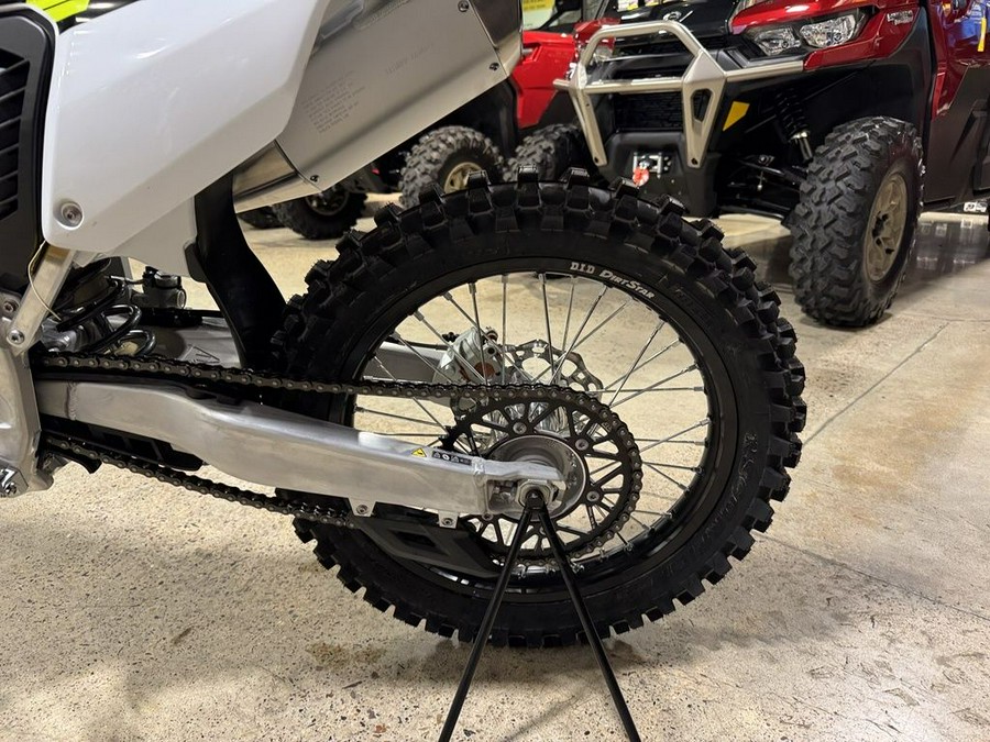 2025 Triumph TF 250-X Jet Black/Pure White