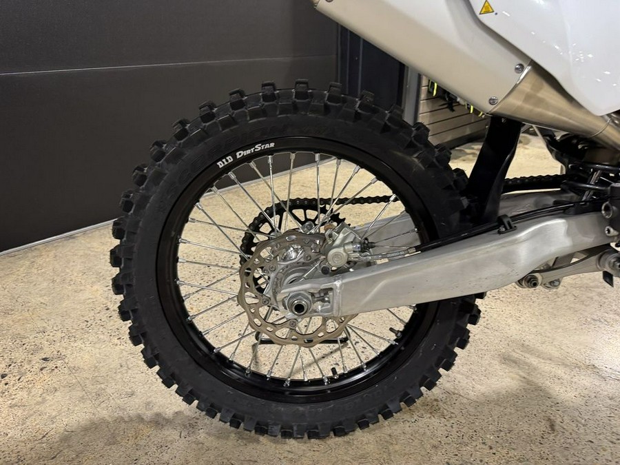 2025 Triumph TF 250-X Jet Black/Pure White