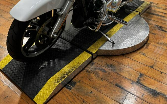 2017 Harley-Davidson® Street Glide® Special CRUSHED ICE PRL