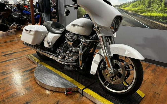 2017 Harley-Davidson® Street Glide® Special CRUSHED ICE PRL