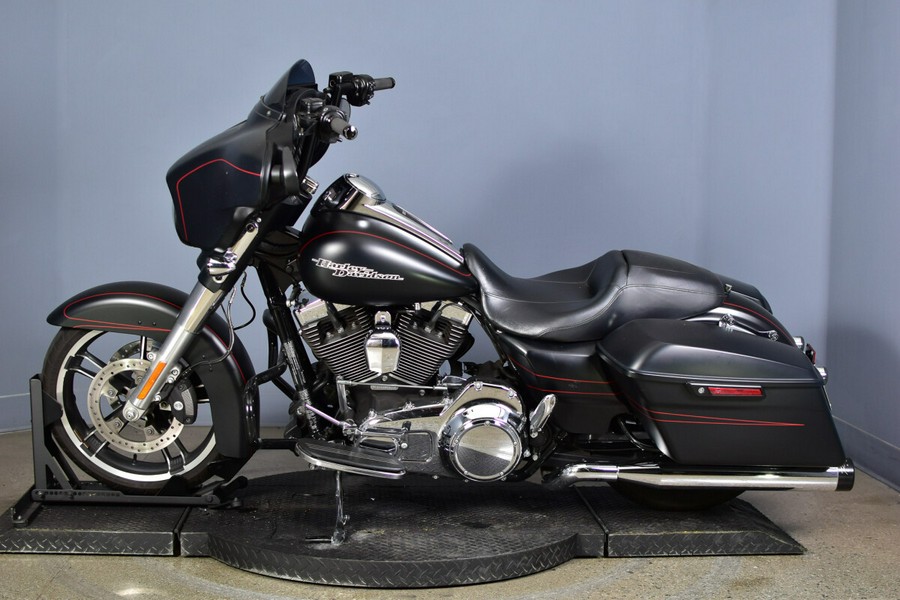 2016 Harley-Davidson Street Glide Special Black Denim