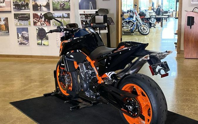 2023 KTM Duke 890 R