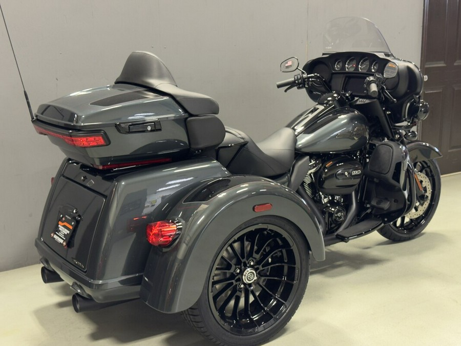 FLHTCUTG 2025 Tri Glide® Ultra