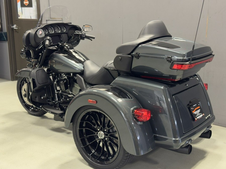 FLHTCUTG 2025 Tri Glide® Ultra