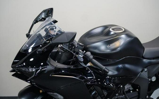 2024 Kawasaki Ninja® ZX™-6R ABS Metallic Flat Spark Black/Ebony
