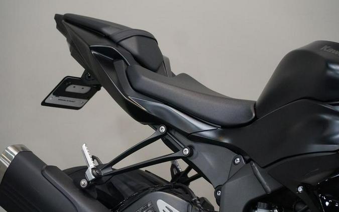 2024 Kawasaki Ninja® ZX™-6R ABS Metallic Flat Spark Black/Ebony