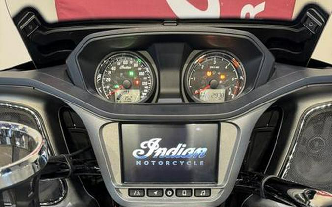 2020 Indian Motorcycle® Challenger Limited Thunder Black Pearl