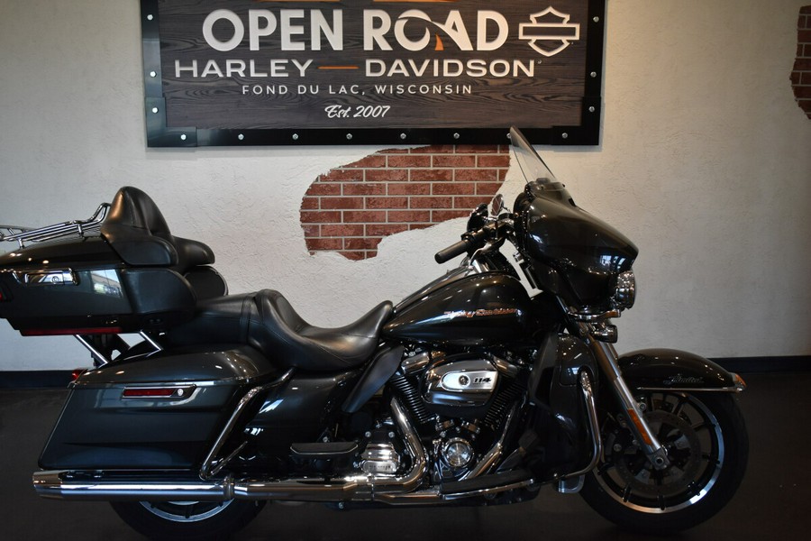 2019 Harley-Davidson® Ultra Limited Silver Flux/Black Fuse