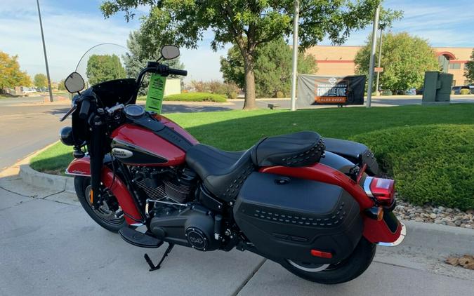 2022 Harley-Davidson Heritage Classic 114 Redline Red/Vivid Black – Black Finish