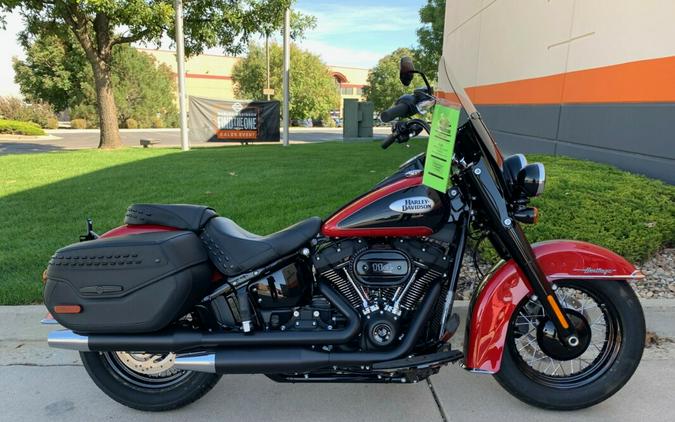 2022 Harley-Davidson Heritage Classic 114 Redline Red/Vivid Black – Black Finish