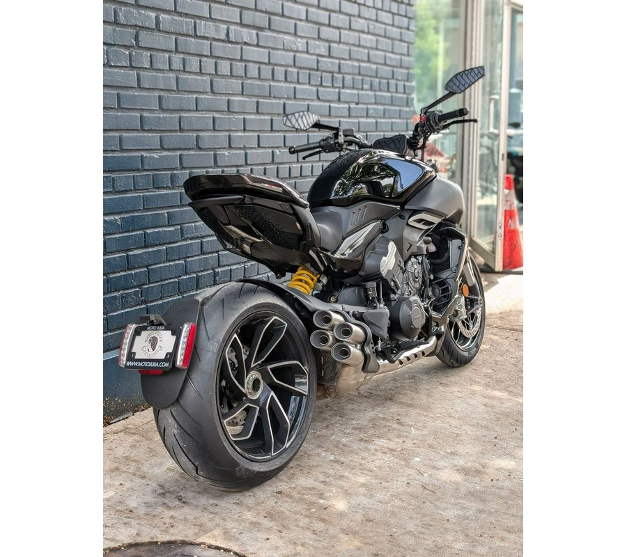 2024 Ducati Diavel V4 Black