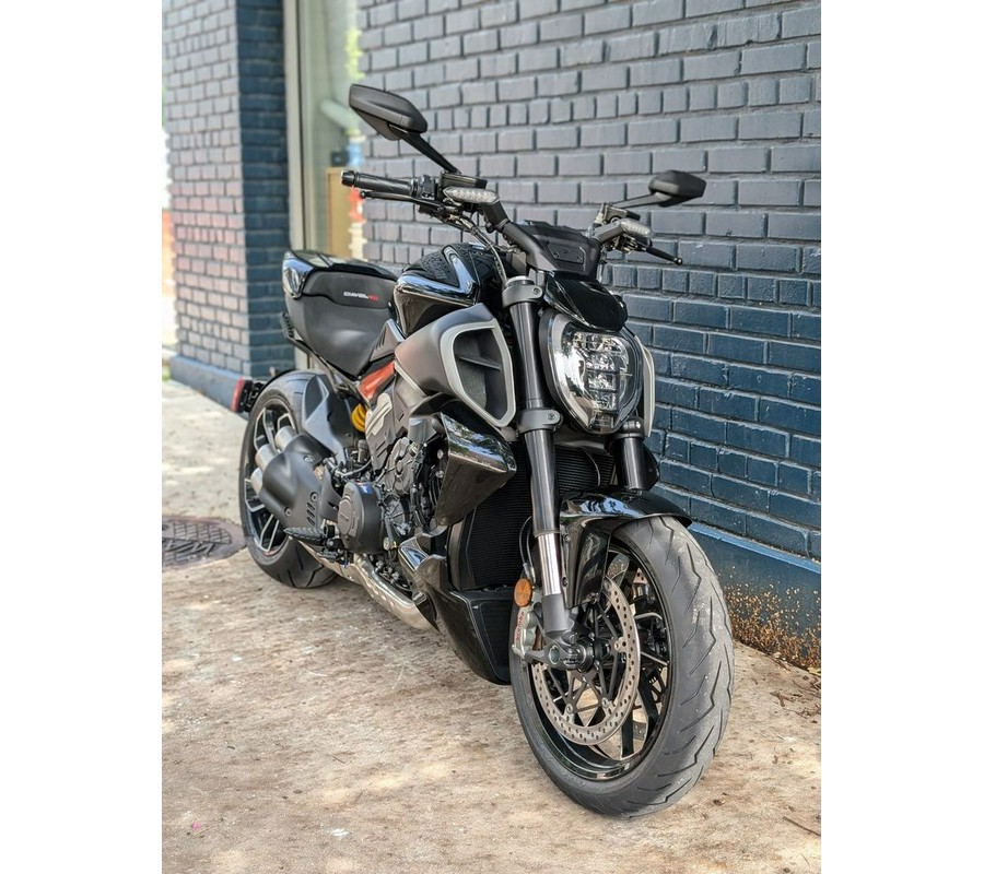 2024 Ducati Diavel V4 Black