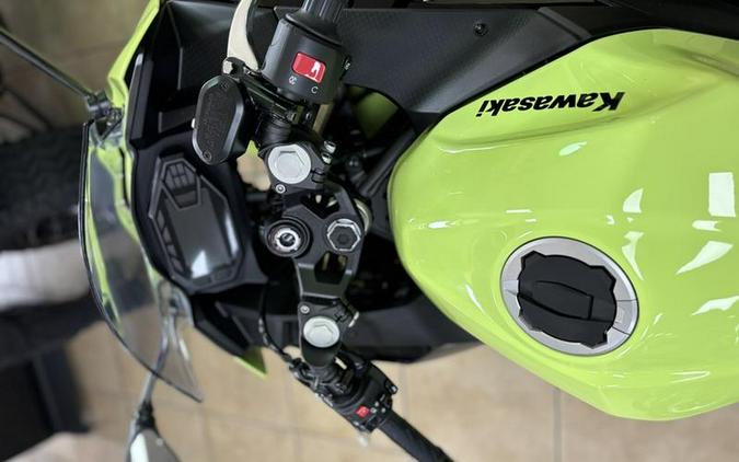 2026 Kawasaki Ninja® 500 ABS Metallic Yellowish Green/Ebony