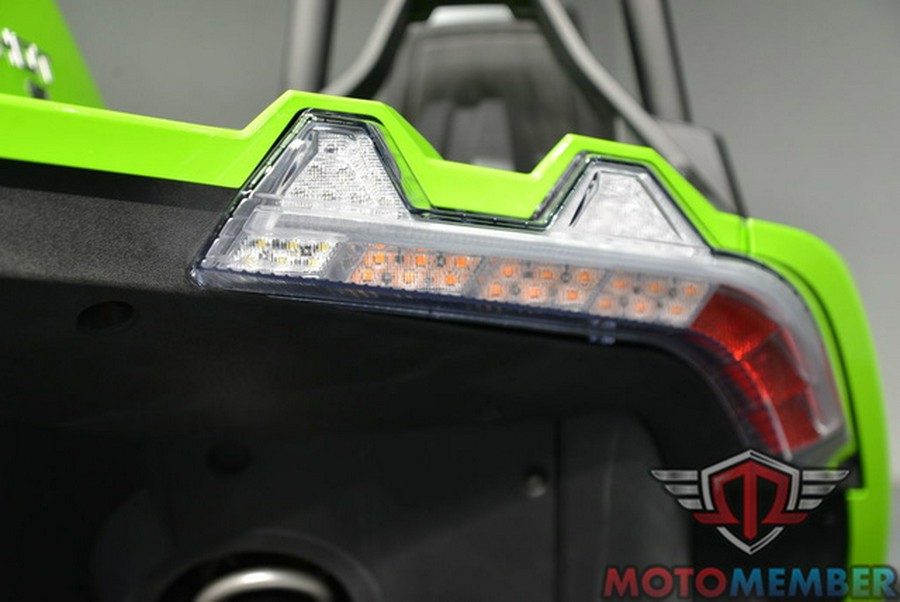 2025 Polaris Slingshot SLINGSHOT SL Autodrive Liquid Lime