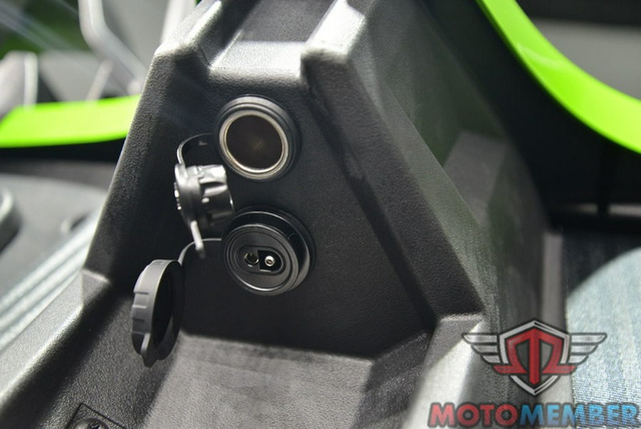 2025 Polaris Slingshot SLINGSHOT SL Autodrive Liquid Lime