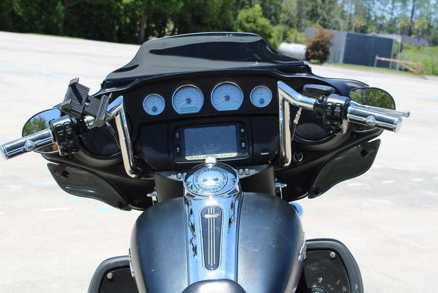 2017 Harley-Davidson® FLHXS - Street Glide® Special