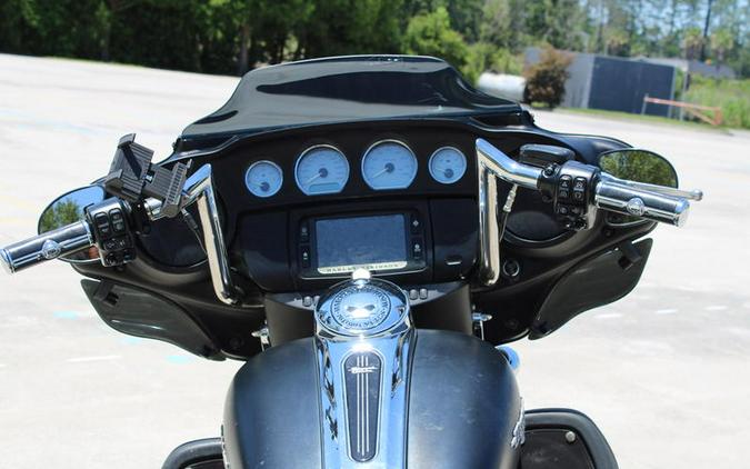 2017 Harley-Davidson® FLHXS - Street Glide® Special