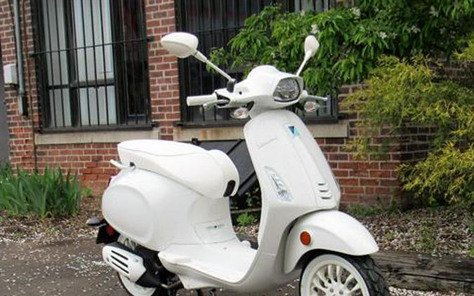 2022 Vespa SPRINT 50 "GHOST"