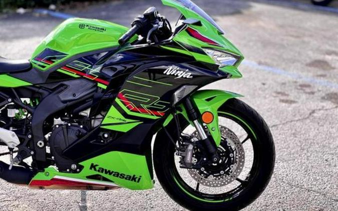 2023 Kawasaki Ninja 400 ZX-4RR ABS KRT Edition