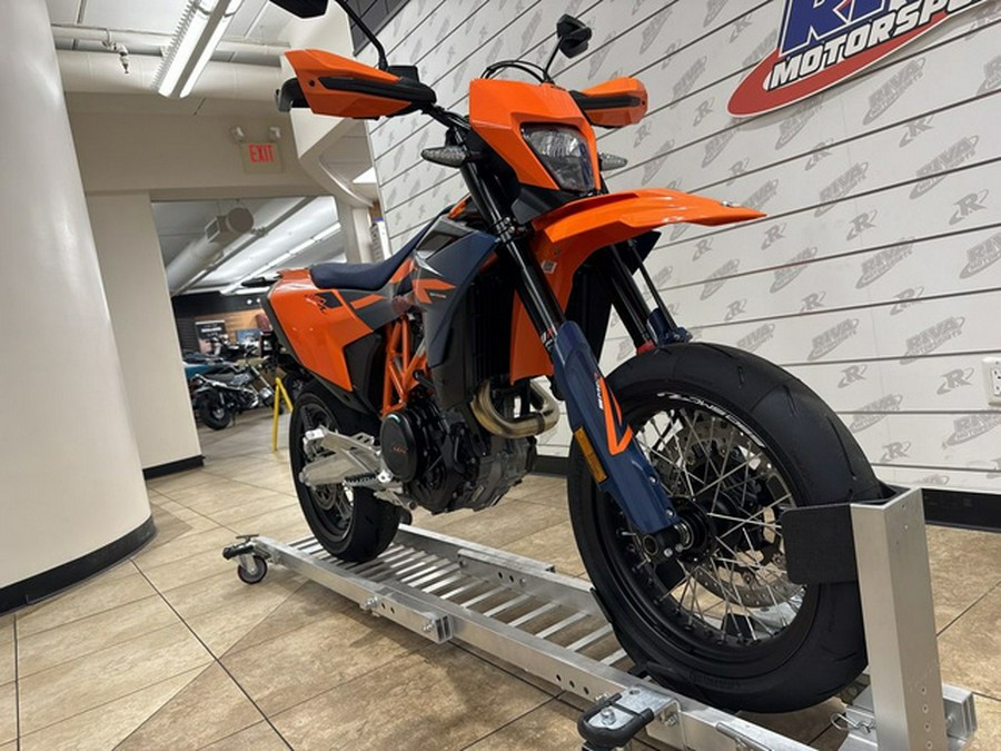 2026 KTM SMC 690 R