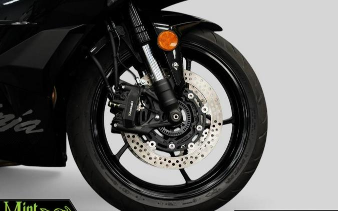 2026 Kawasaki NINJA ZX-4R (ABS)