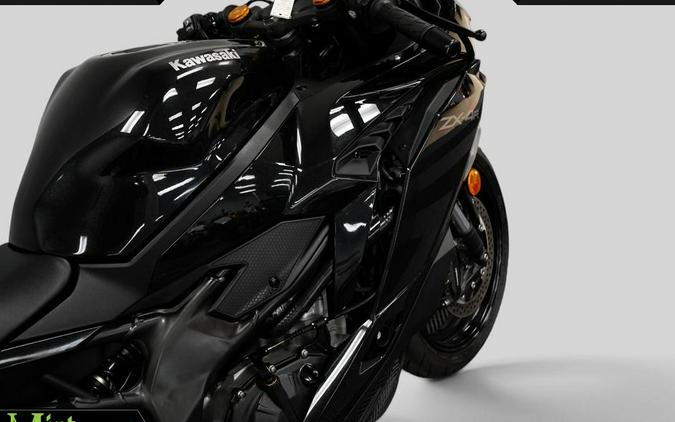 2026 Kawasaki NINJA ZX-4R (ABS)
