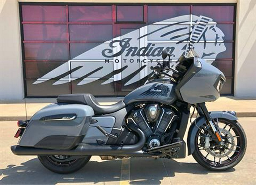 2022 Indian Motorcycle Challenger® Dark Horse® Icon