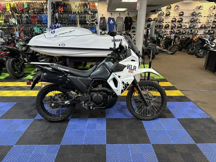 2025 Kawasaki KLR650 S Pearl Crystal White/Metallic Carbon Gray Base