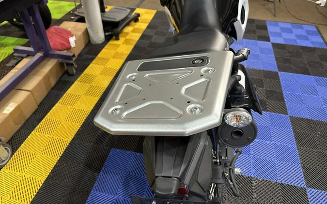 2025 Kawasaki KLR650 S Pearl Crystal White/Metallic Carbon Gra Base