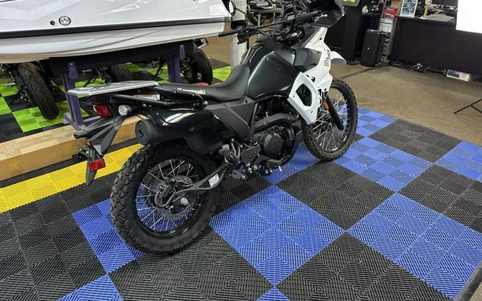 2025 Kawasaki KLR650 S Pearl Crystal White/Metallic Carbon Gra Base