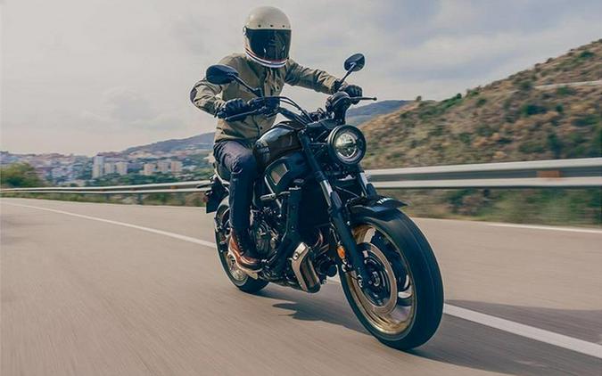 2025 Yamaha XSR 700