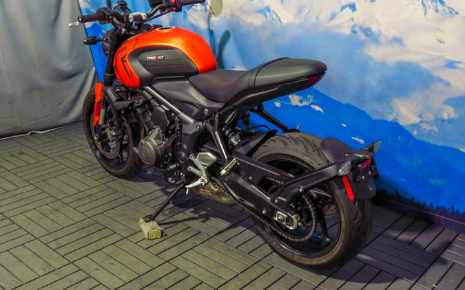 2023 Triumph Trident 660 Matte Baja Orange / Matte Storm Grey