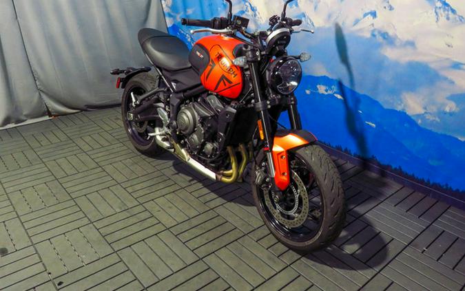 2023 Triumph Trident 660 Matte Baja Orange / Matte Storm Grey