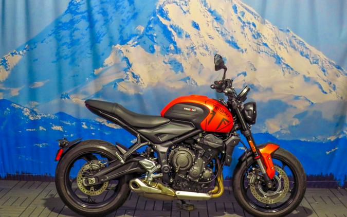 2023 Triumph Trident 660 Matte Baja Orange / Matte Storm Grey