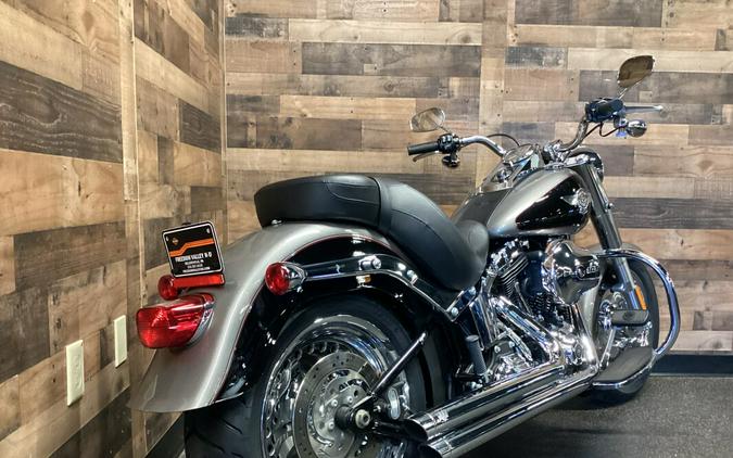 2016 Harley-Davidson Fat Boy Billet Silver/Vivid Black FLSTF