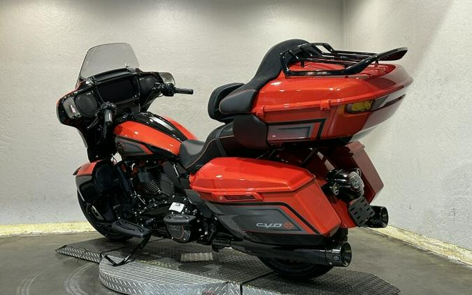 2026 Harley-Davidson® CVO Street Glide Limited Citrus Heat CVO Tri-Tone
