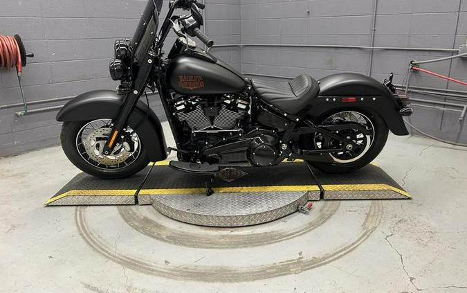 2026 Harley-Davidson® FLHD - Deadwood™