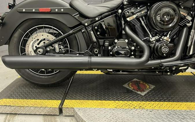 2026 Harley-Davidson® FLHD - Deadwood™