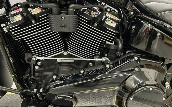 2026 Harley-Davidson® FLHD - Deadwood™