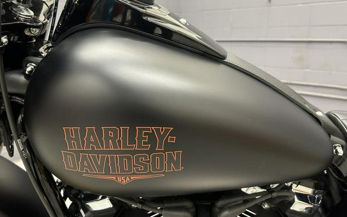 2026 Harley-Davidson® FLHD - Deadwood™